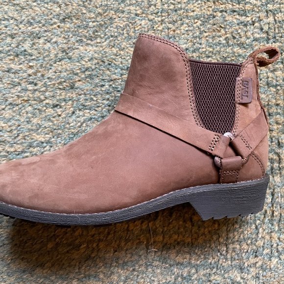 Teva De La Vina Dos Chelsea Boots NWOT - Picture 7 of 9
